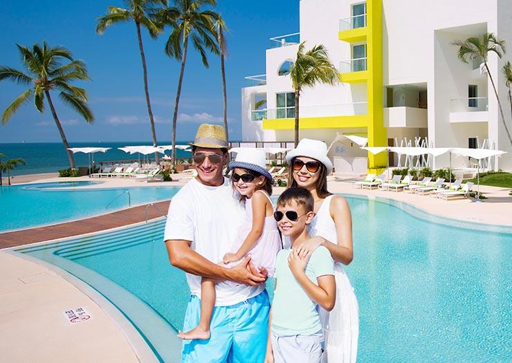 WINTER IS BETTER WHEN YOU TRAVEL! Krystal Grand® Nuevo Vallarta WINTER IS BETTER WHEN YOU TRAVEL! Krystal Grand® Nuevo Vallarta