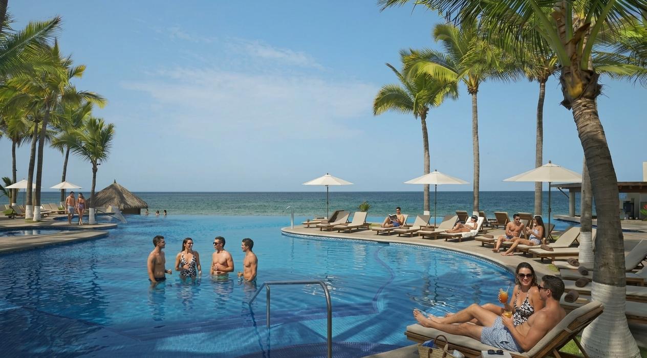 Krystal Grand® Nuevo Vallarta Krystal Grand® Nuevo Vallarta