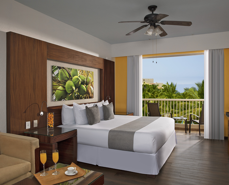 Deluxe Tropical View Krystal Grand® Nuevo Vallarta Deluxe Tropical View Krystal Grand® Nuevo Vallarta